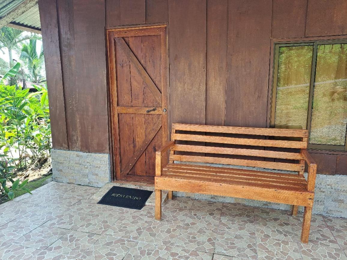 Bed and Breakfast Posada Rio Celeste In Exterior foto